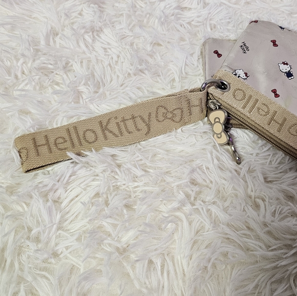 Hello Kitty by Sanrio 2 Piece Gold Bags with Wristlet Pouch Set 2020 EUC - Picture 14 of 16